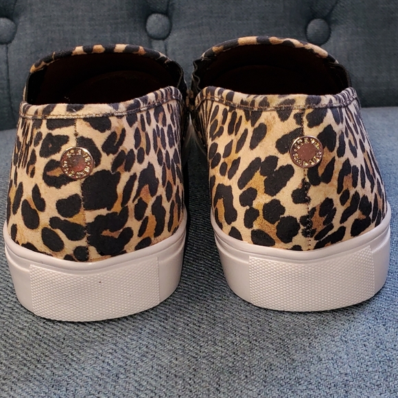 NWOB STEVE MADDEN SAFARI LEOPARD SNEAKERS - Picture 6 of 8